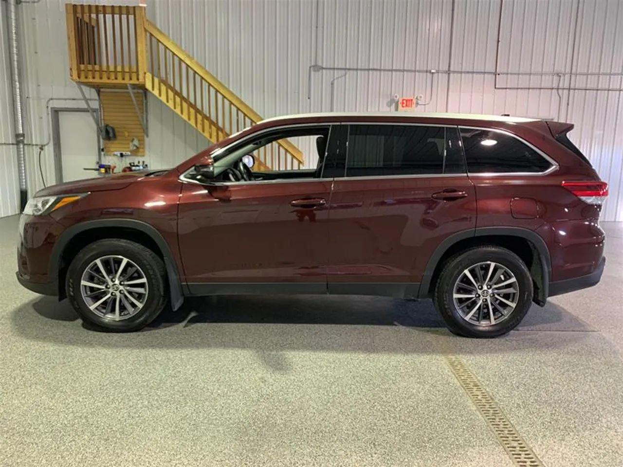 2019 Toyota Highlander XLE-4