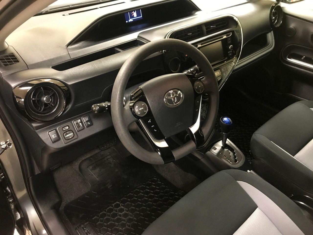 2019 Toyota Prius C L-3