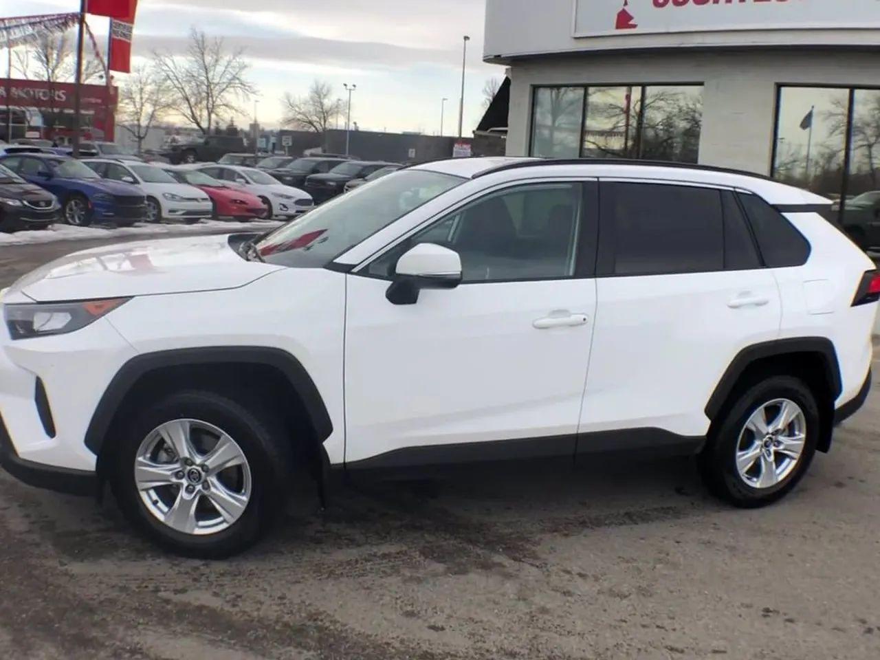 2019 Toyota RAV4 LE-4