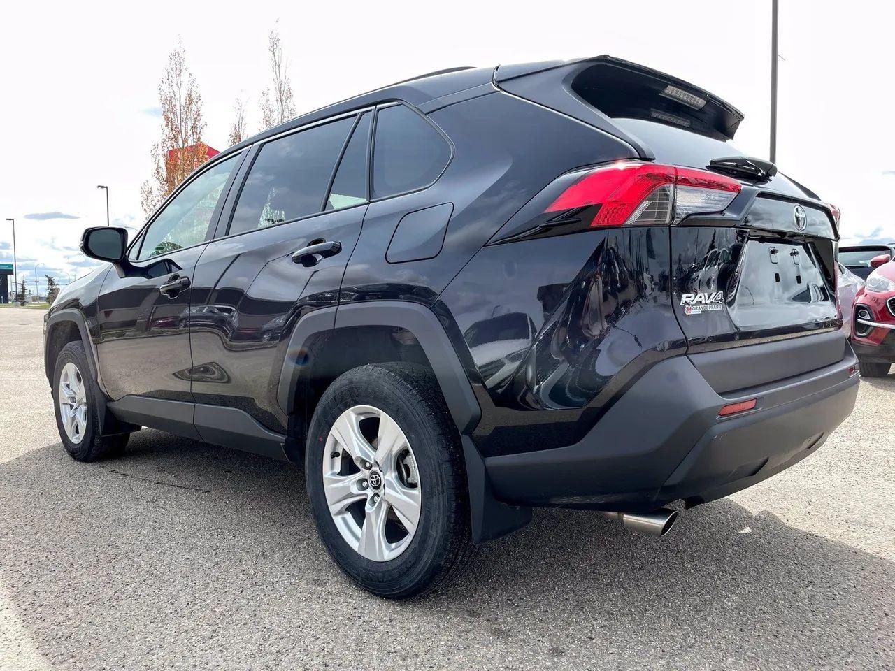 2019 Toyota RAV4 LE-4