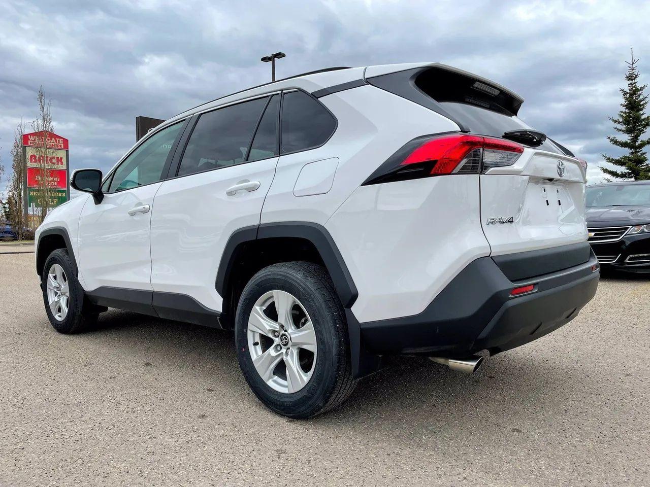 2019 Toyota RAV4 LE-4