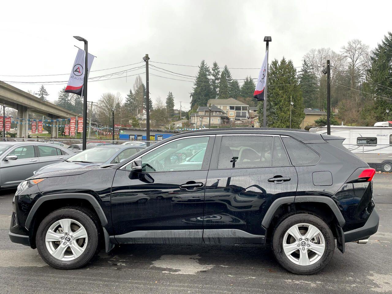 2019 Toyota RAV4 LE-4