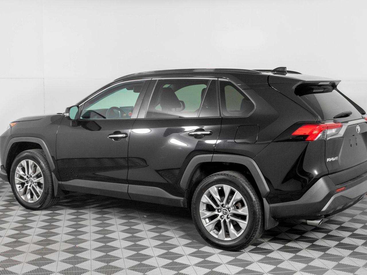 2019 Toyota RAV4 Limited-4