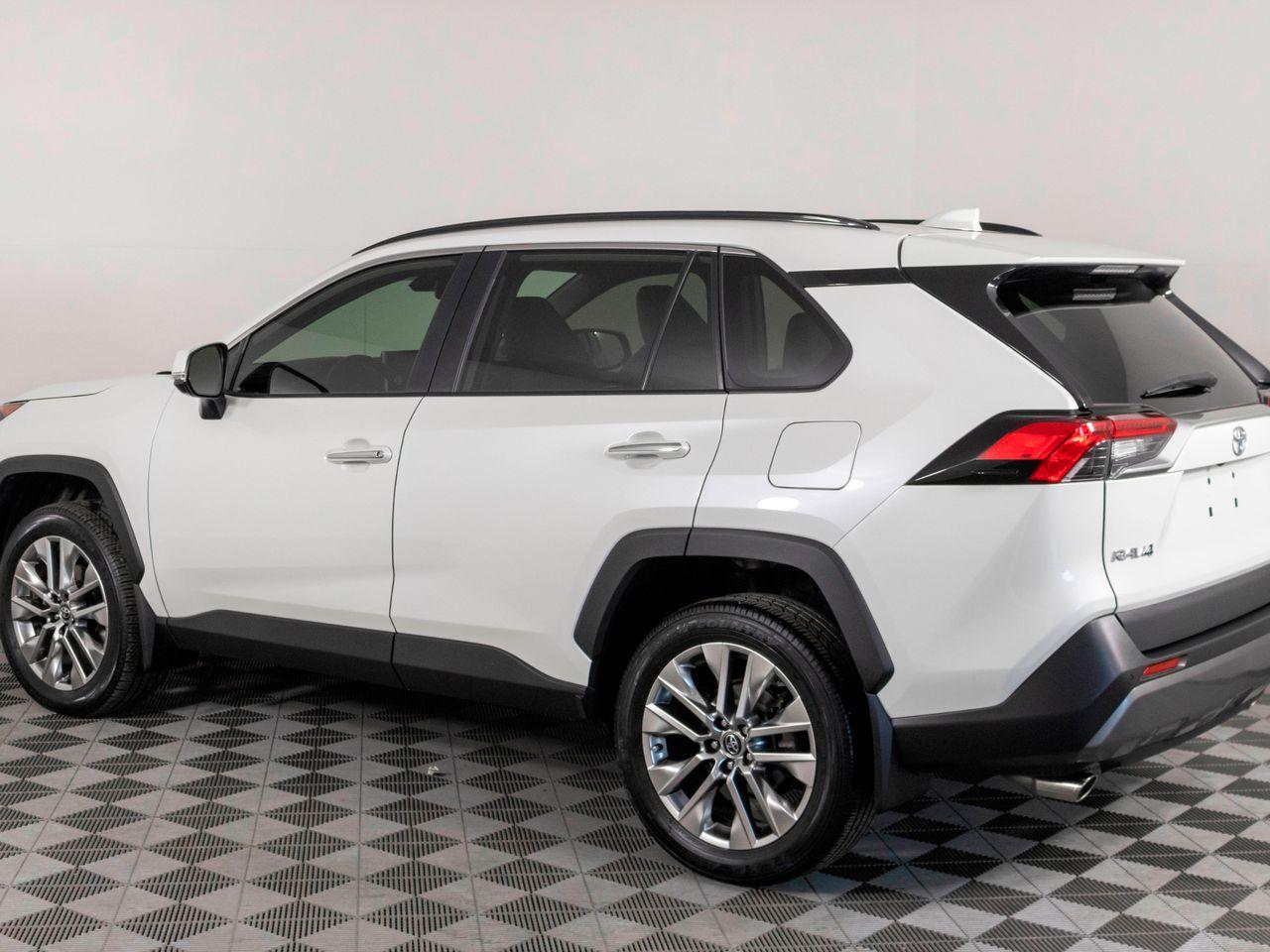 2019 Toyota RAV4 Limited-4