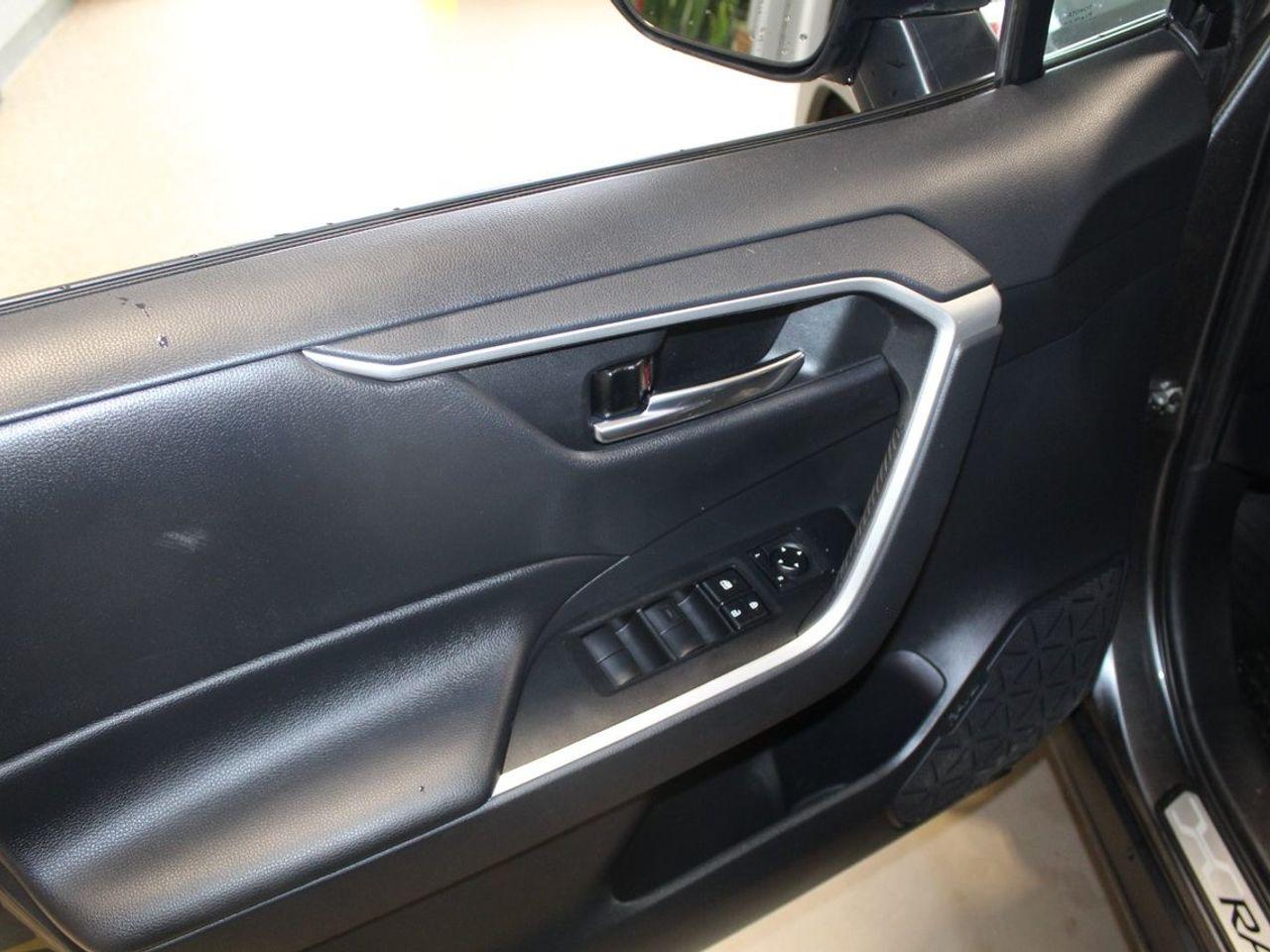2019 Toyota RAV4 Trail-2