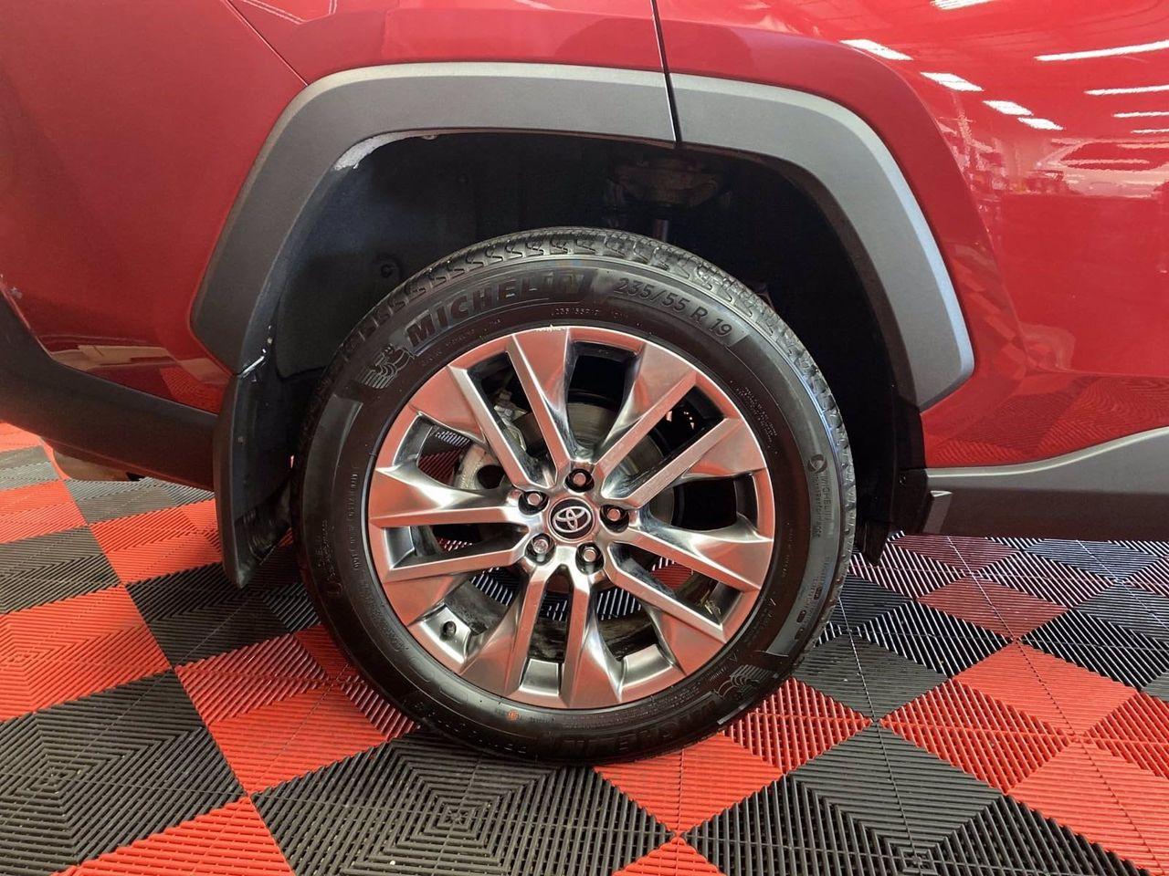 2019 Toyota RAV4 XLE Premium-4