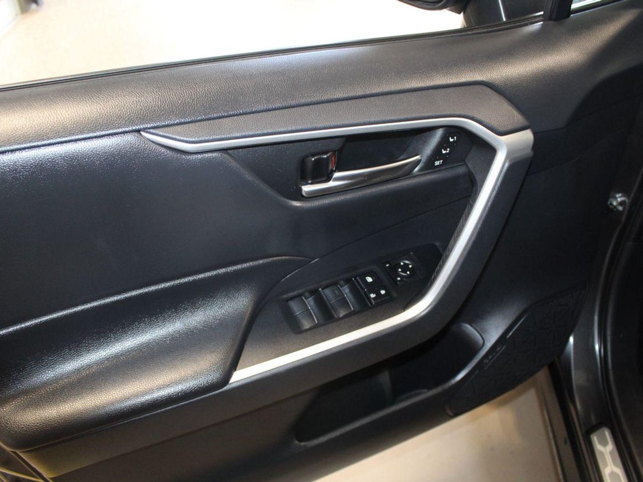 2019 Toyota RAV4 XLE-2