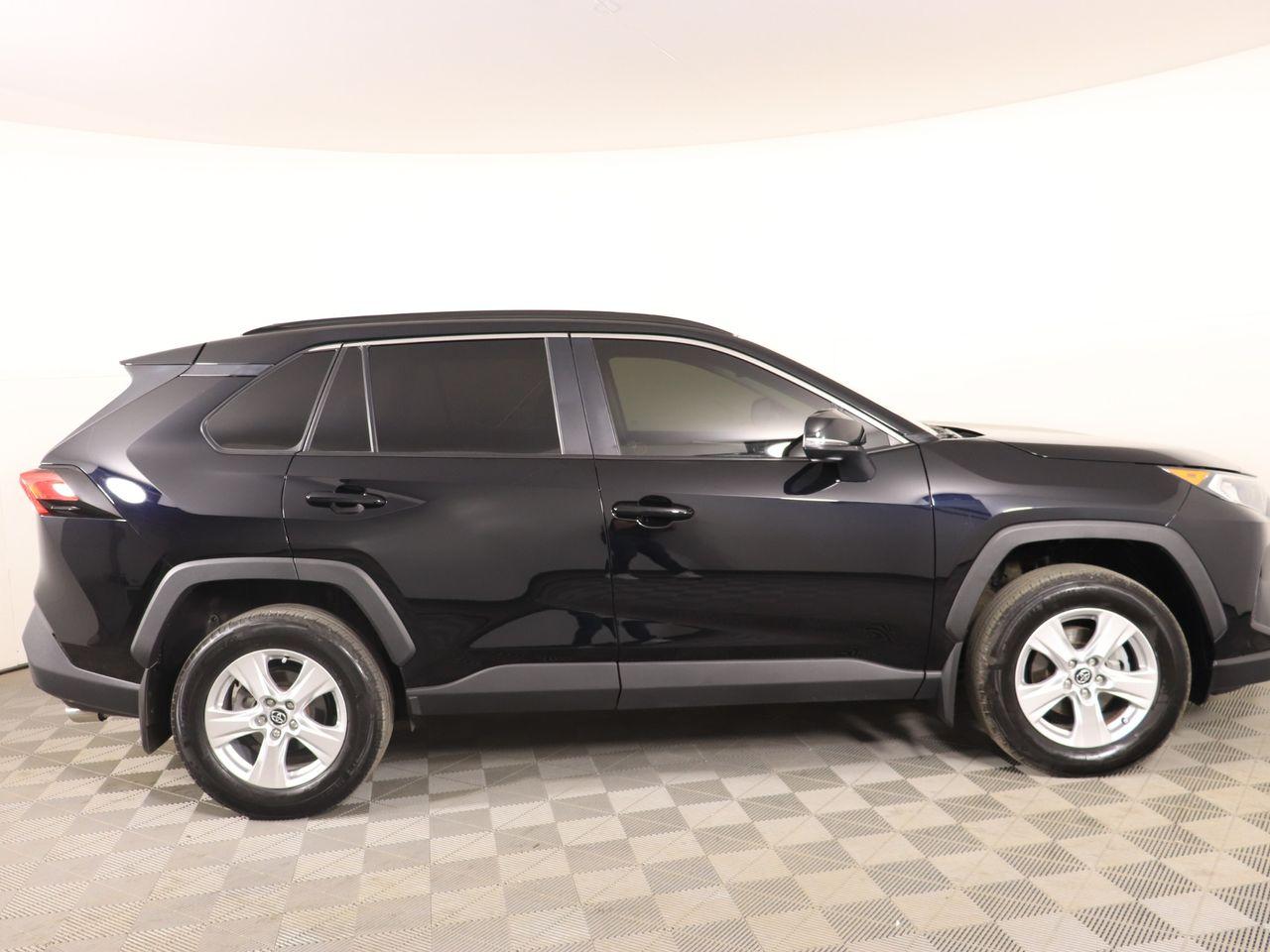 2019 Toyota RAV4 XLE-4