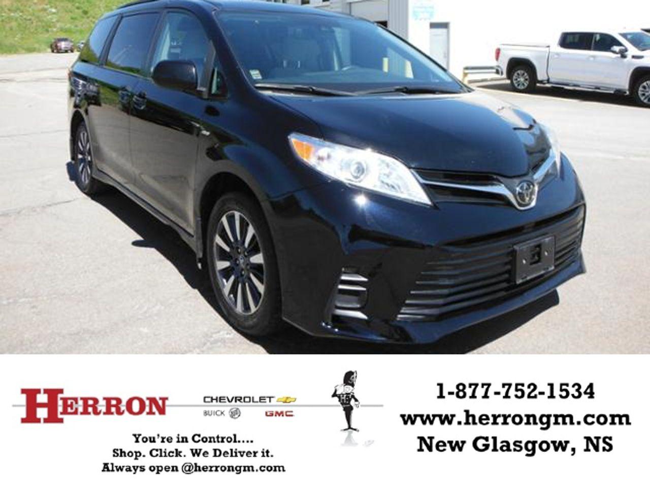 2019 Toyota Sienna LE-0