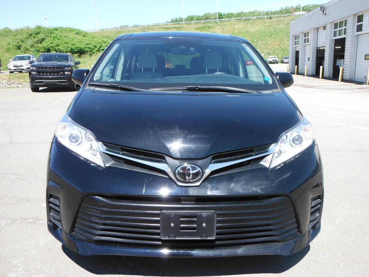 2019 Toyota Sienna LE-2