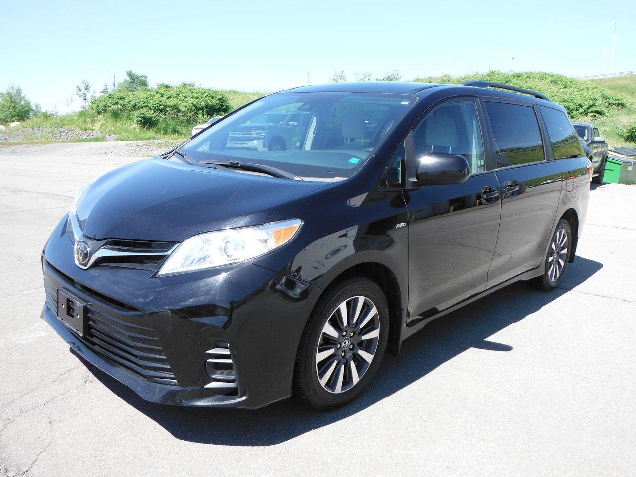 2019 Toyota Sienna LE-3