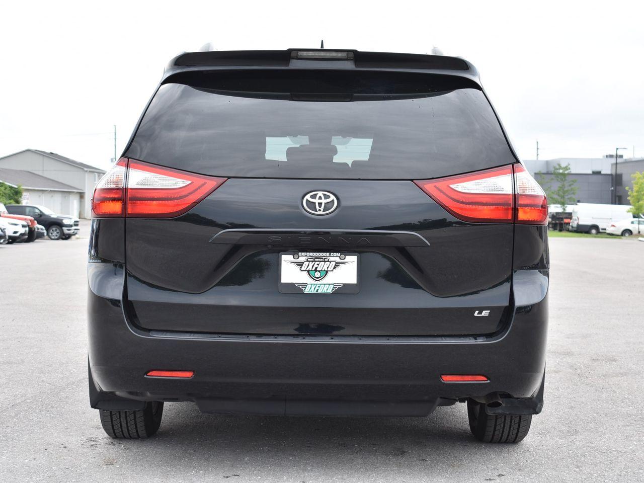 2019 Toyota Sienna LE-3