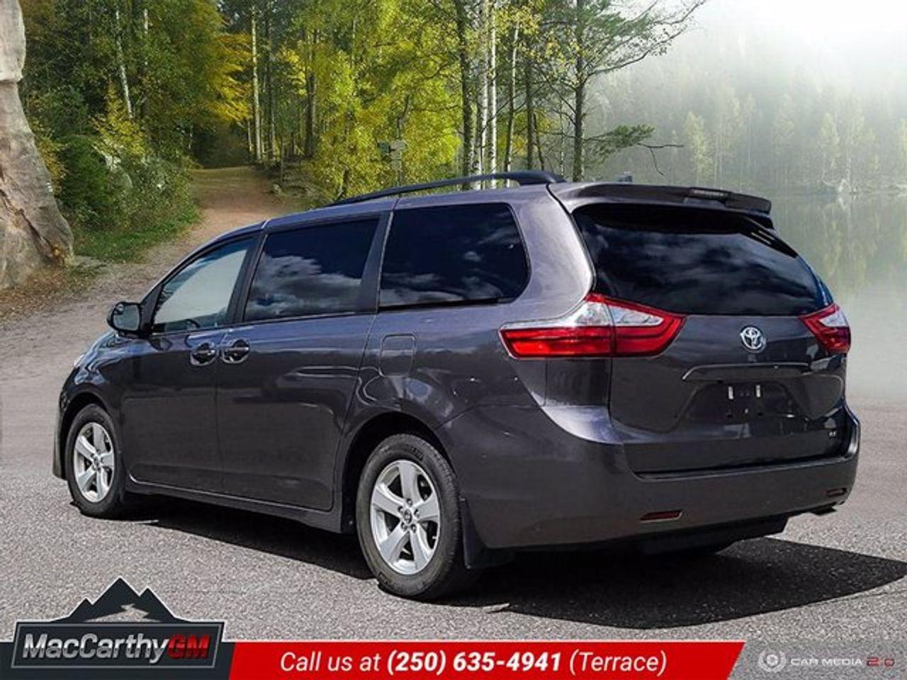 2019 Toyota Sienna LE-3