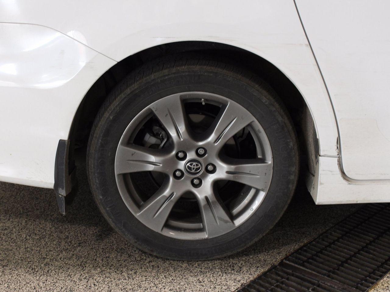 2019 Toyota Sienna SE-4