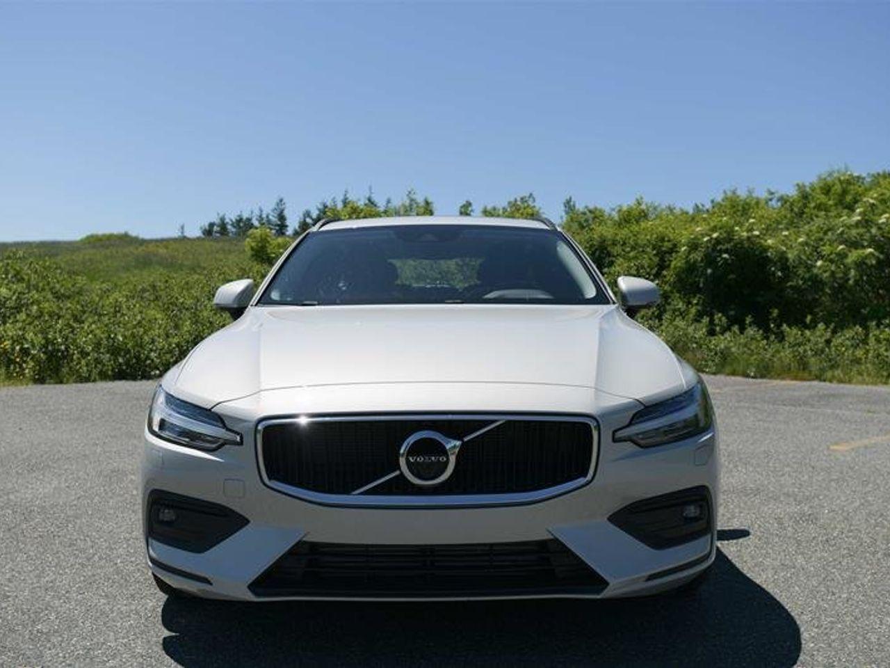 2019 Volvo V60 T6 Momentum-2