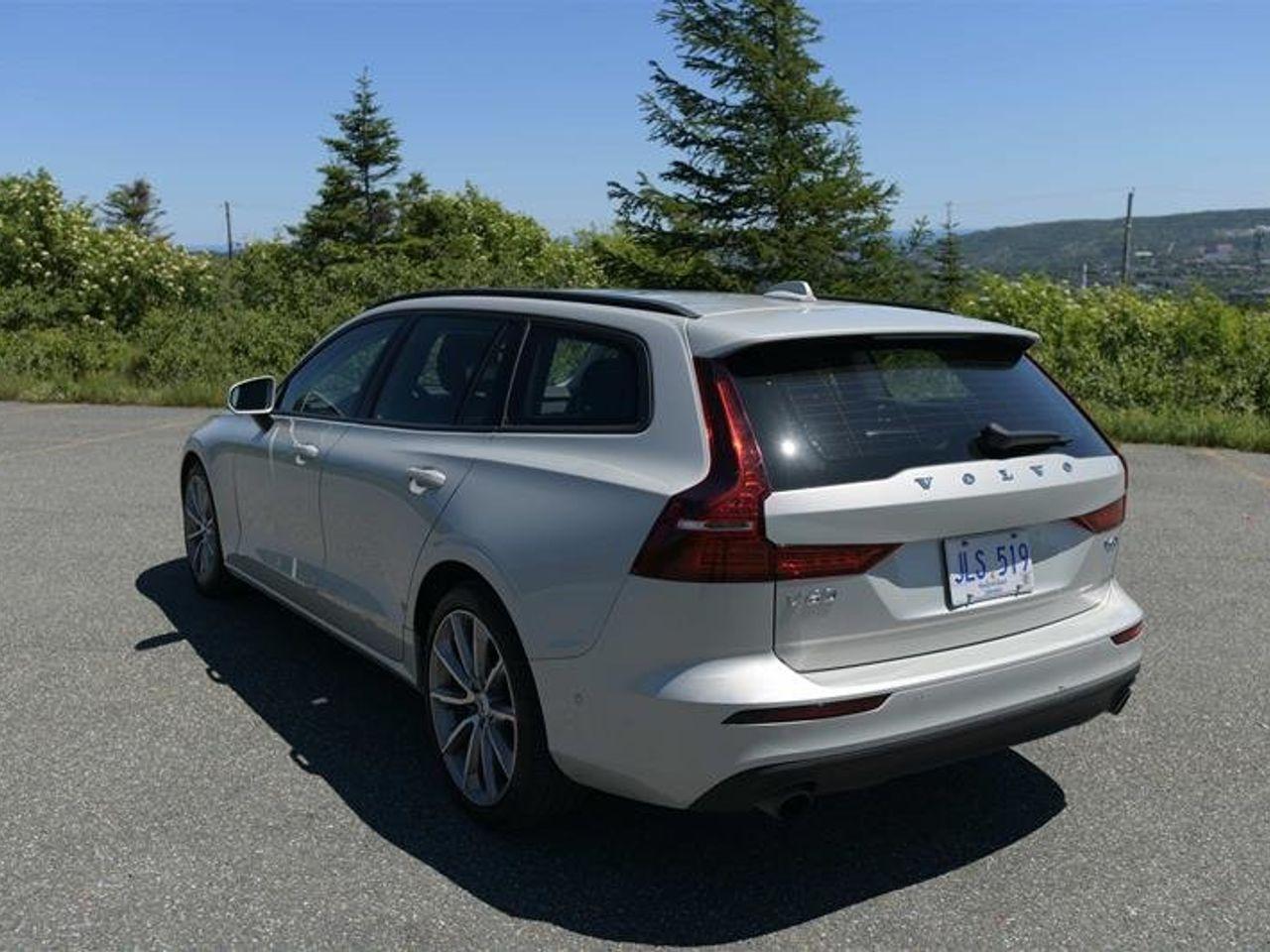 2019 Volvo V60 T6 Momentum-4