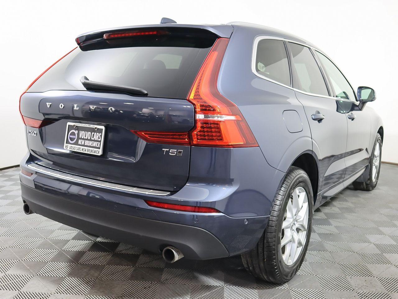 2019 Volvo XC60 Momentum-2
