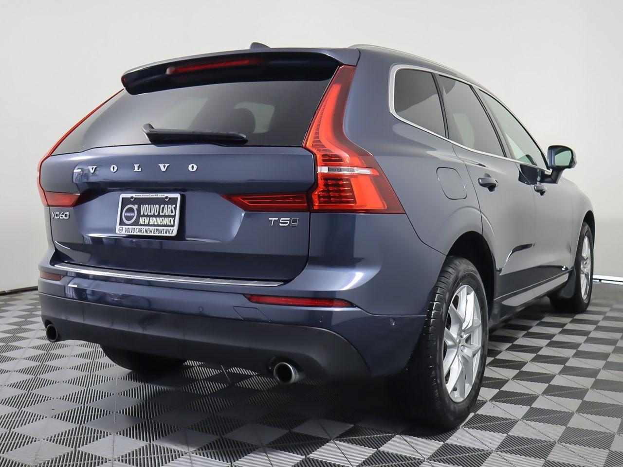 2019 Volvo XC60 Momentum-2