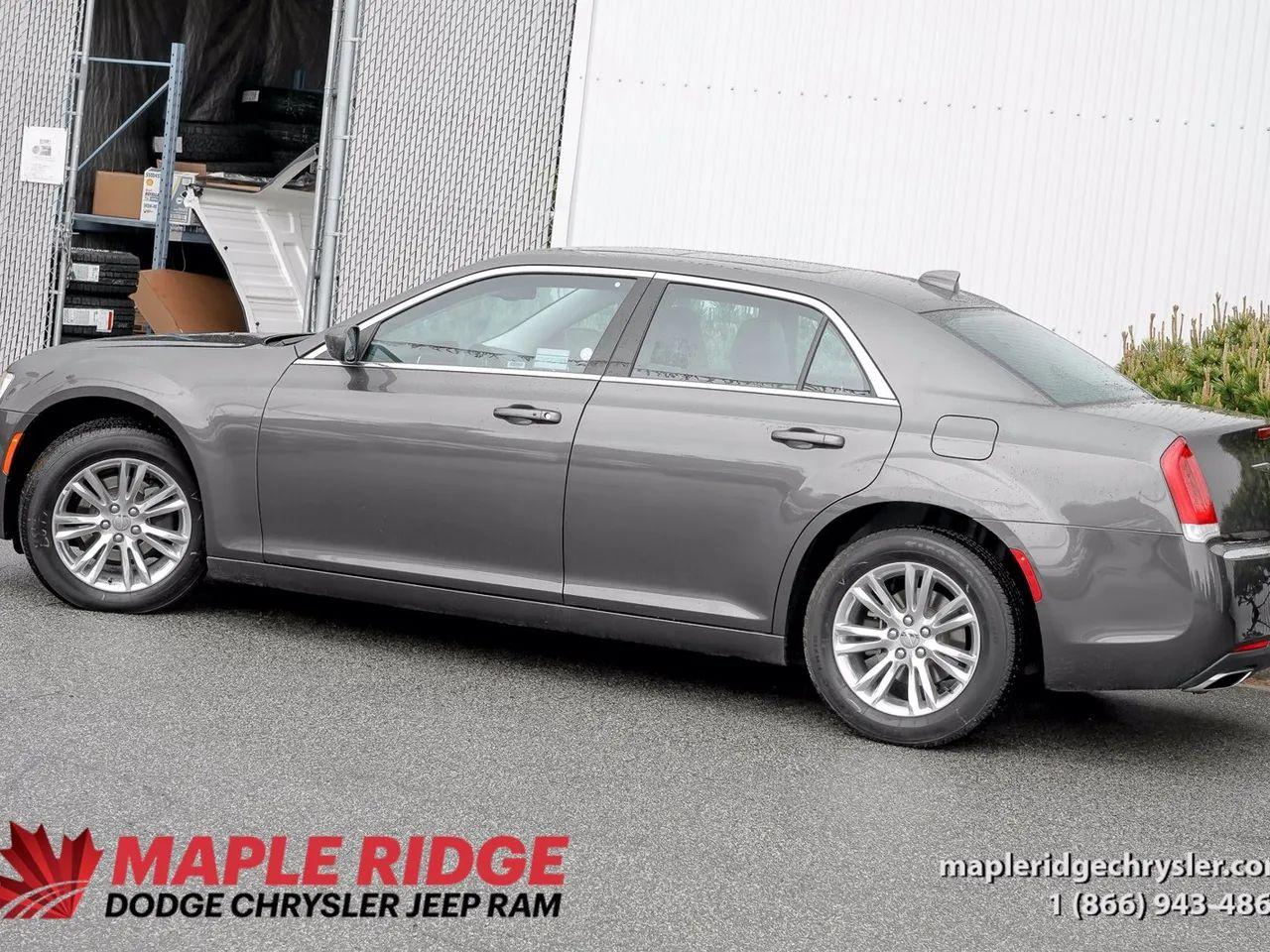 2020 Chrysler 300 Touring-2