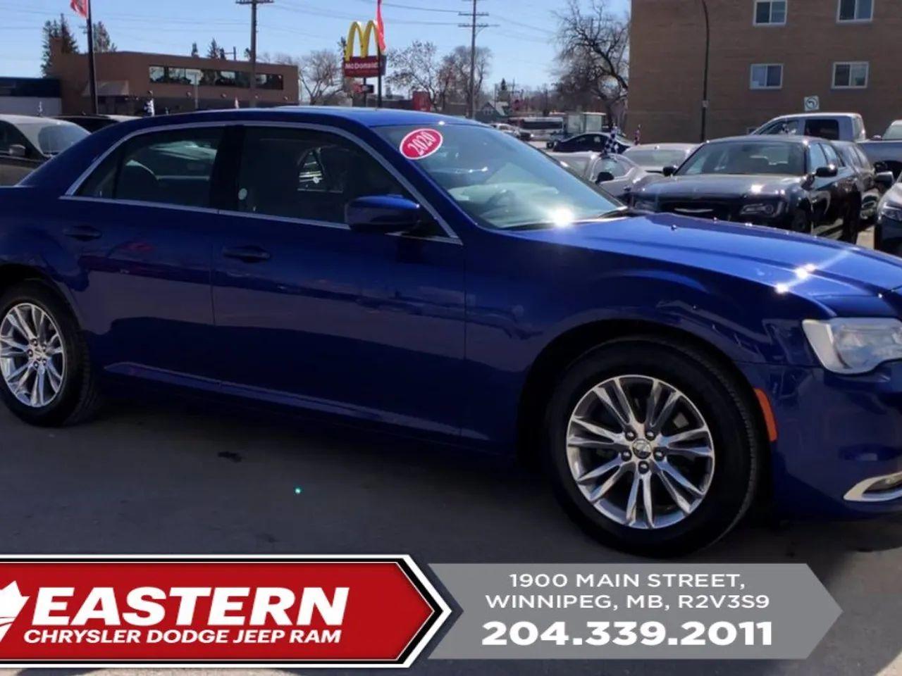 2020 Chrysler 300 Touring-2