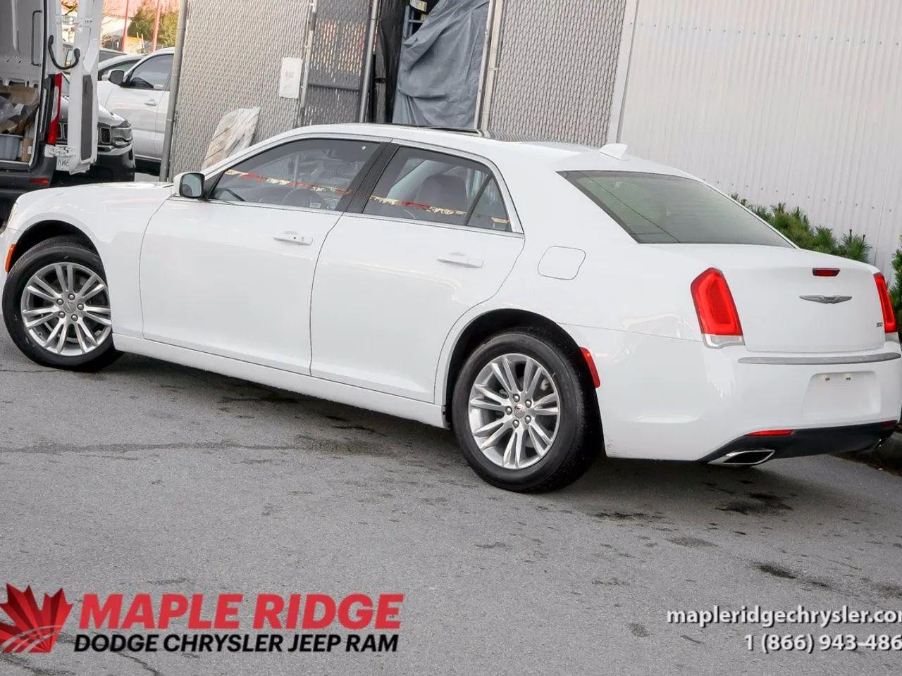 2020 Chrysler 300 Touring-2