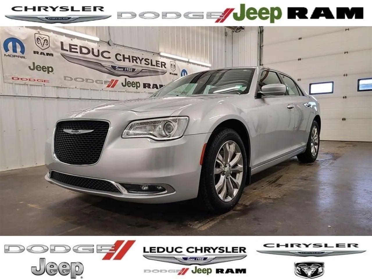 2020 Chrysler 300 Touring-0