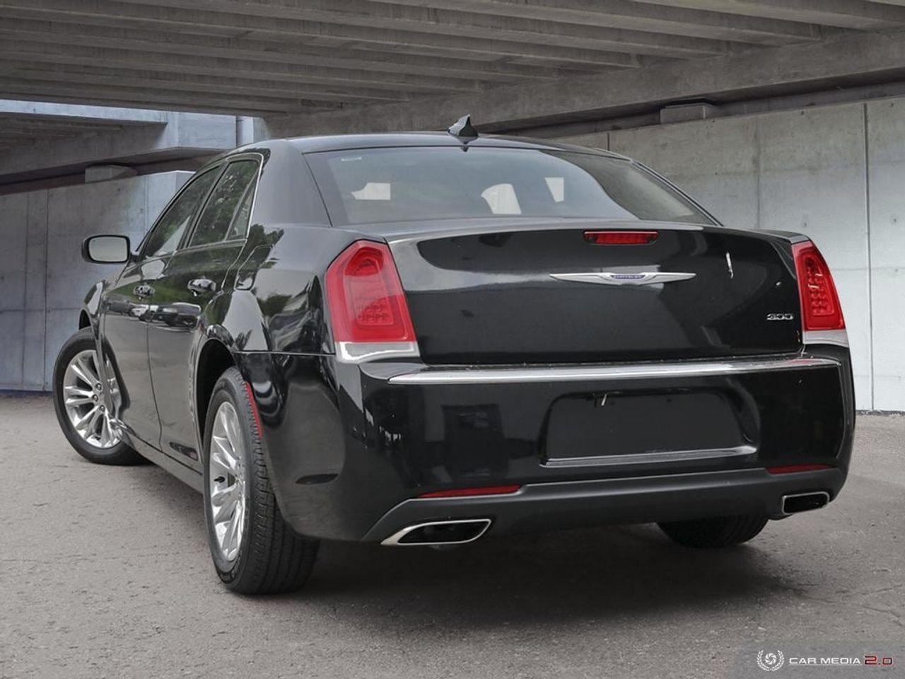 2020 Chrysler 300 Touring-3