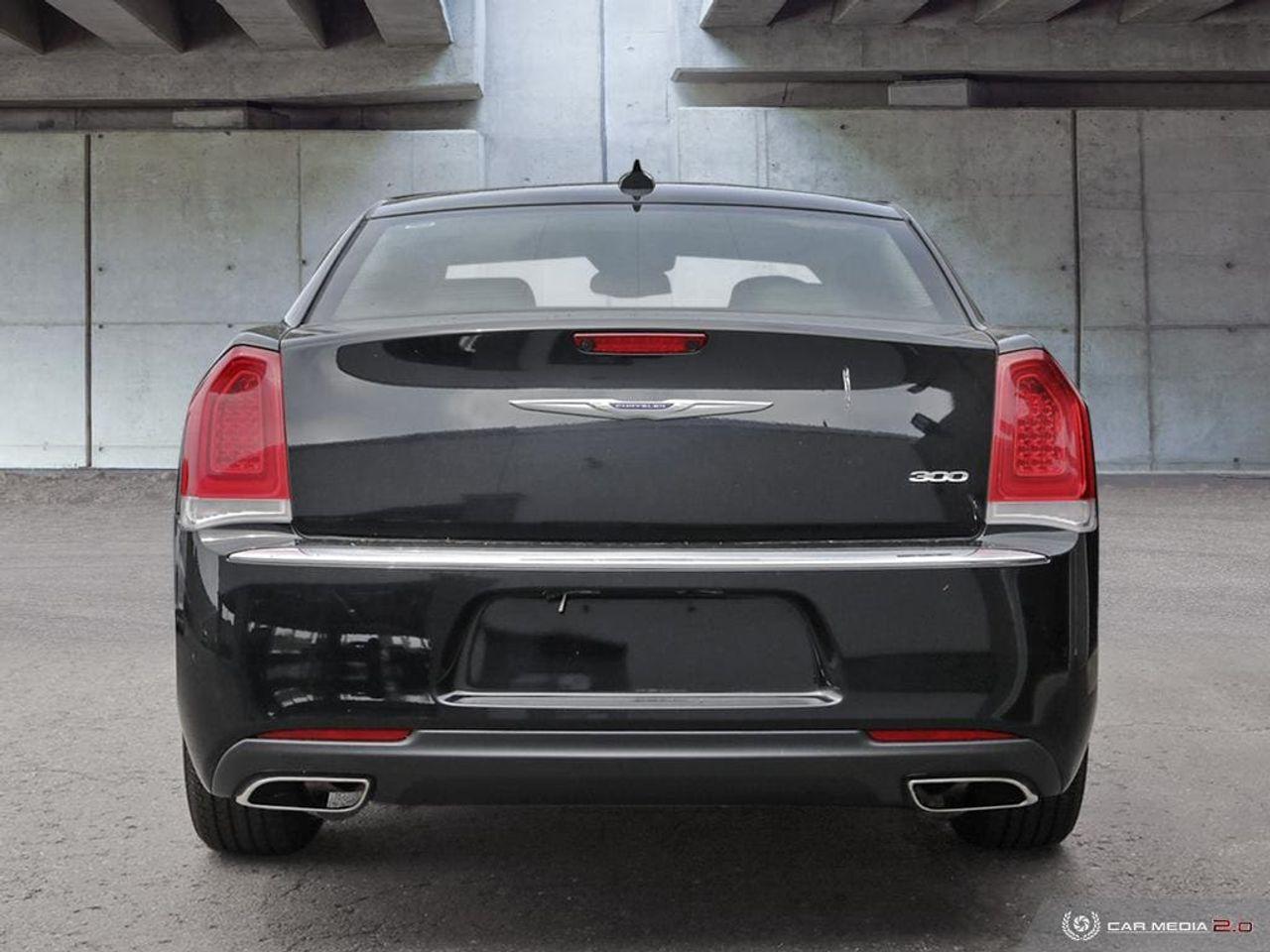 2020 Chrysler 300 Touring-4