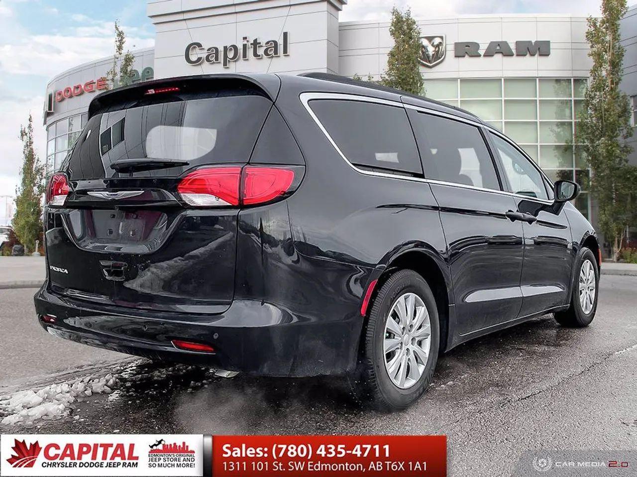 2020 Chrysler Pacifica L-3