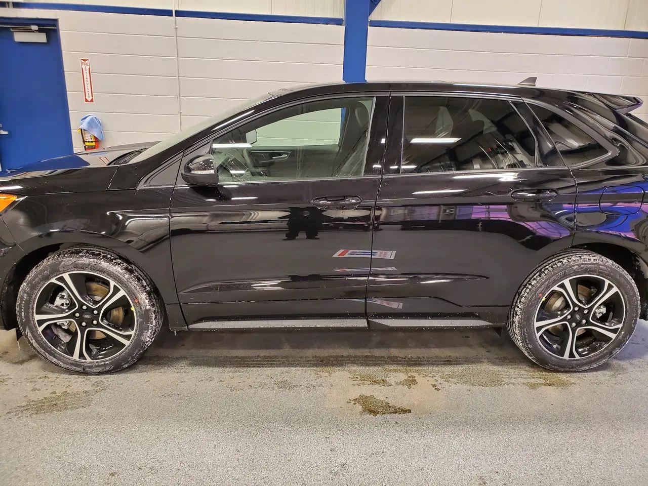 2020 Ford Edge ST-2