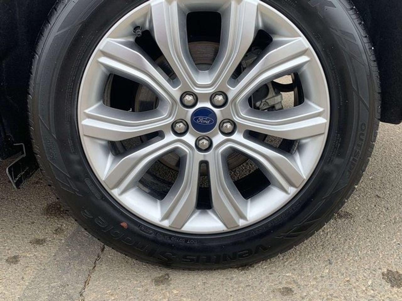 2020 Ford Edge Titanium-3