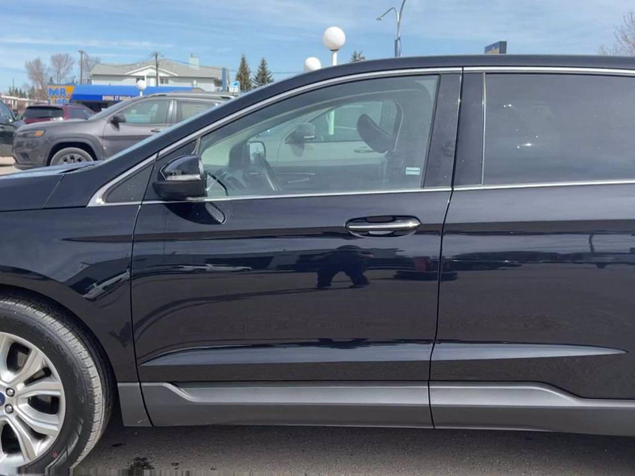 2020 Ford Edge Titanium-4