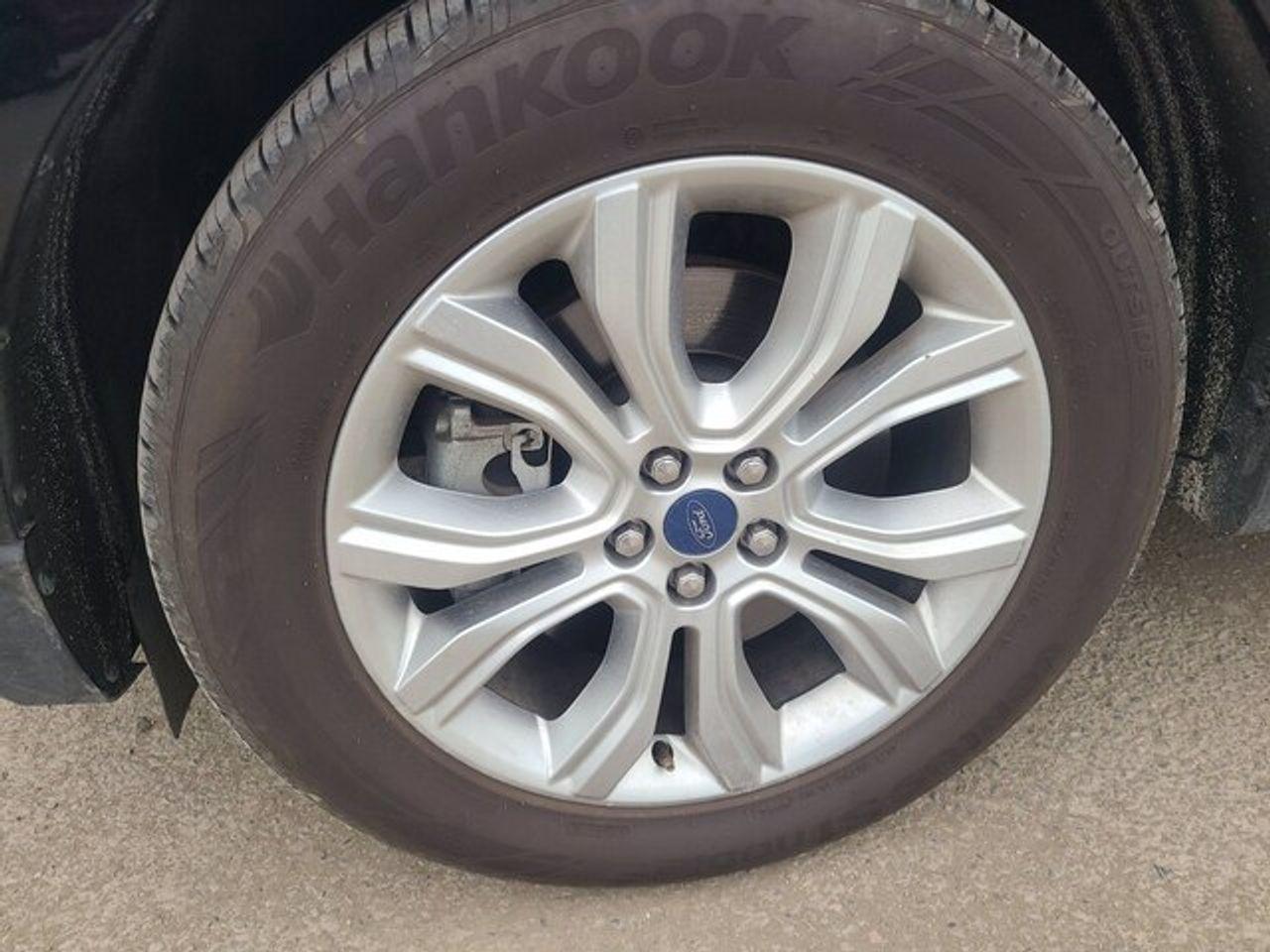 2020 Ford Edge Titanium-2