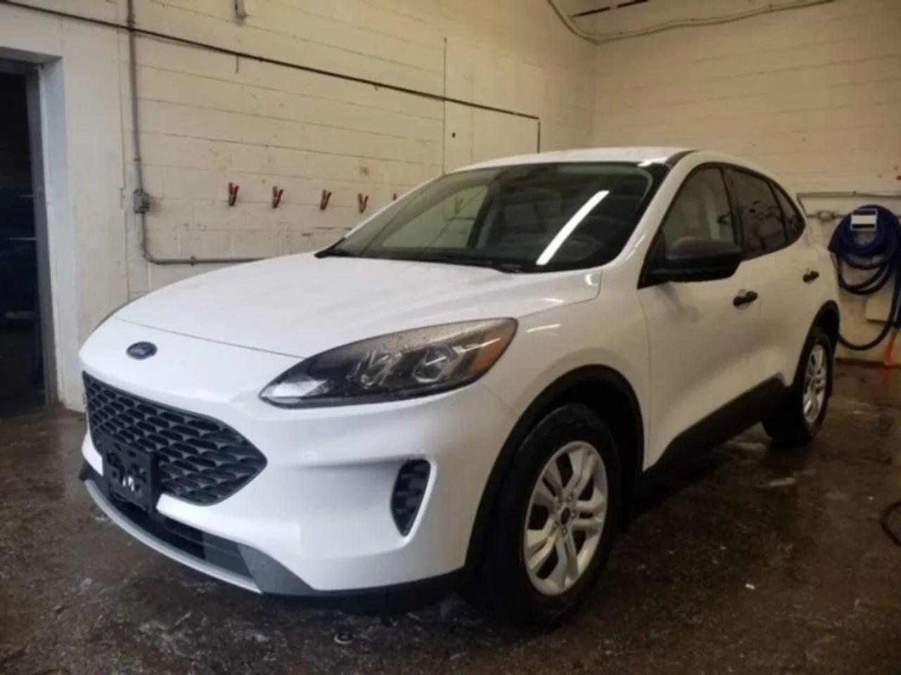 2020 Ford Escape S-3