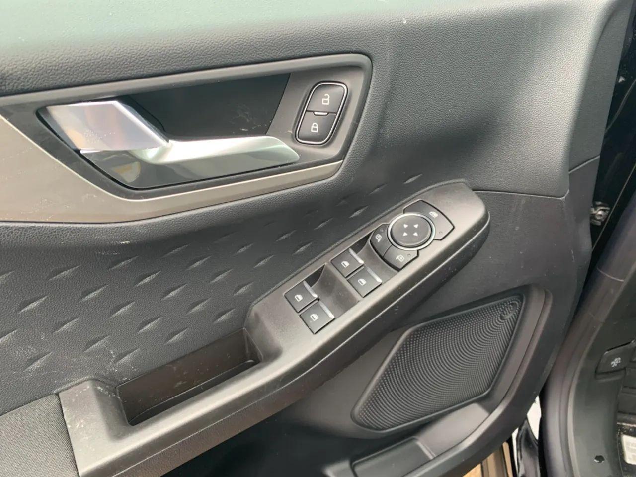 2020 Ford Escape SE-3
