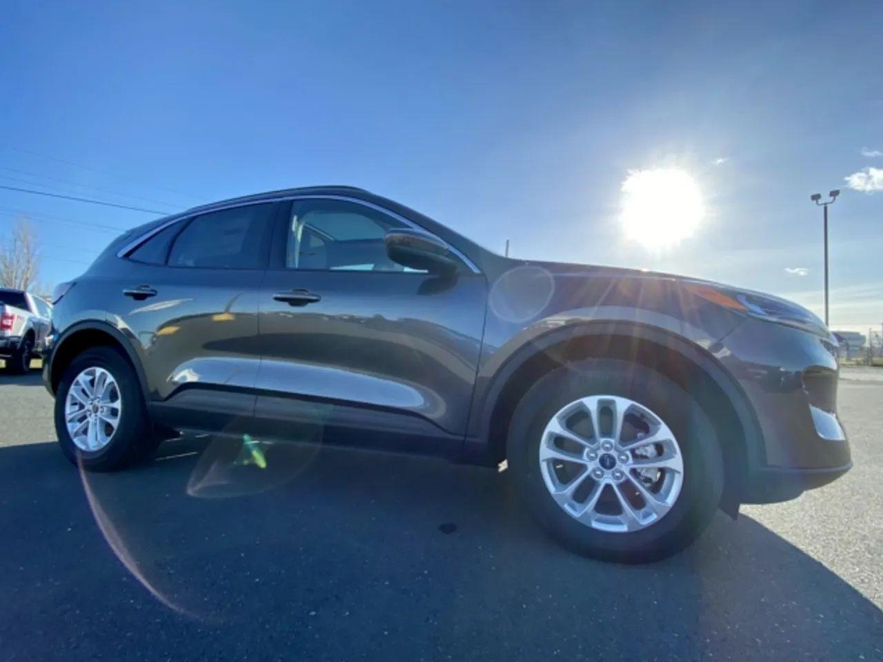 2020 Ford Escape SE-3
