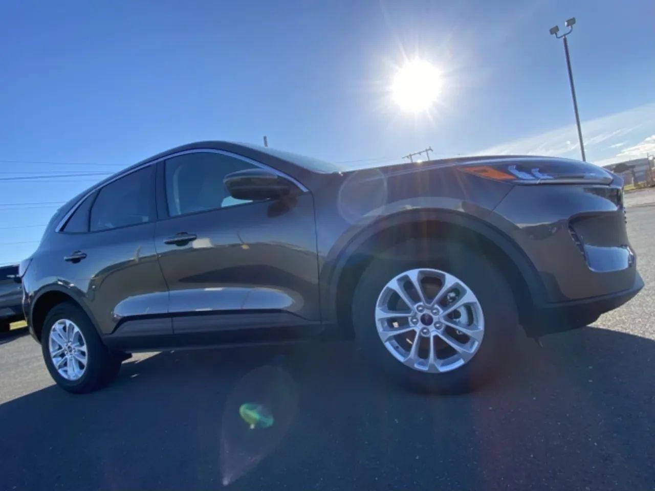 2020 Ford Escape SE-3