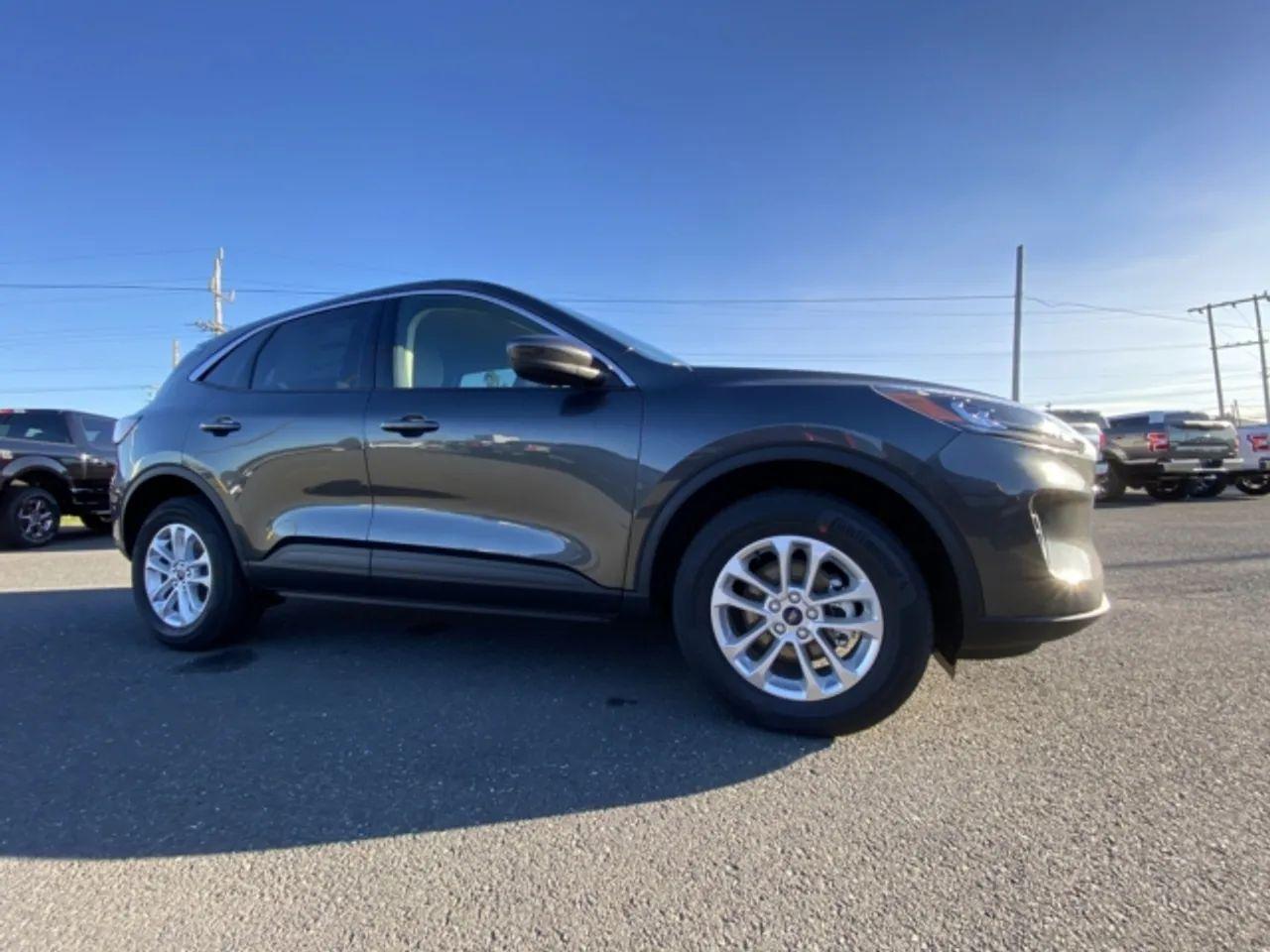 2020 Ford Escape SE-3