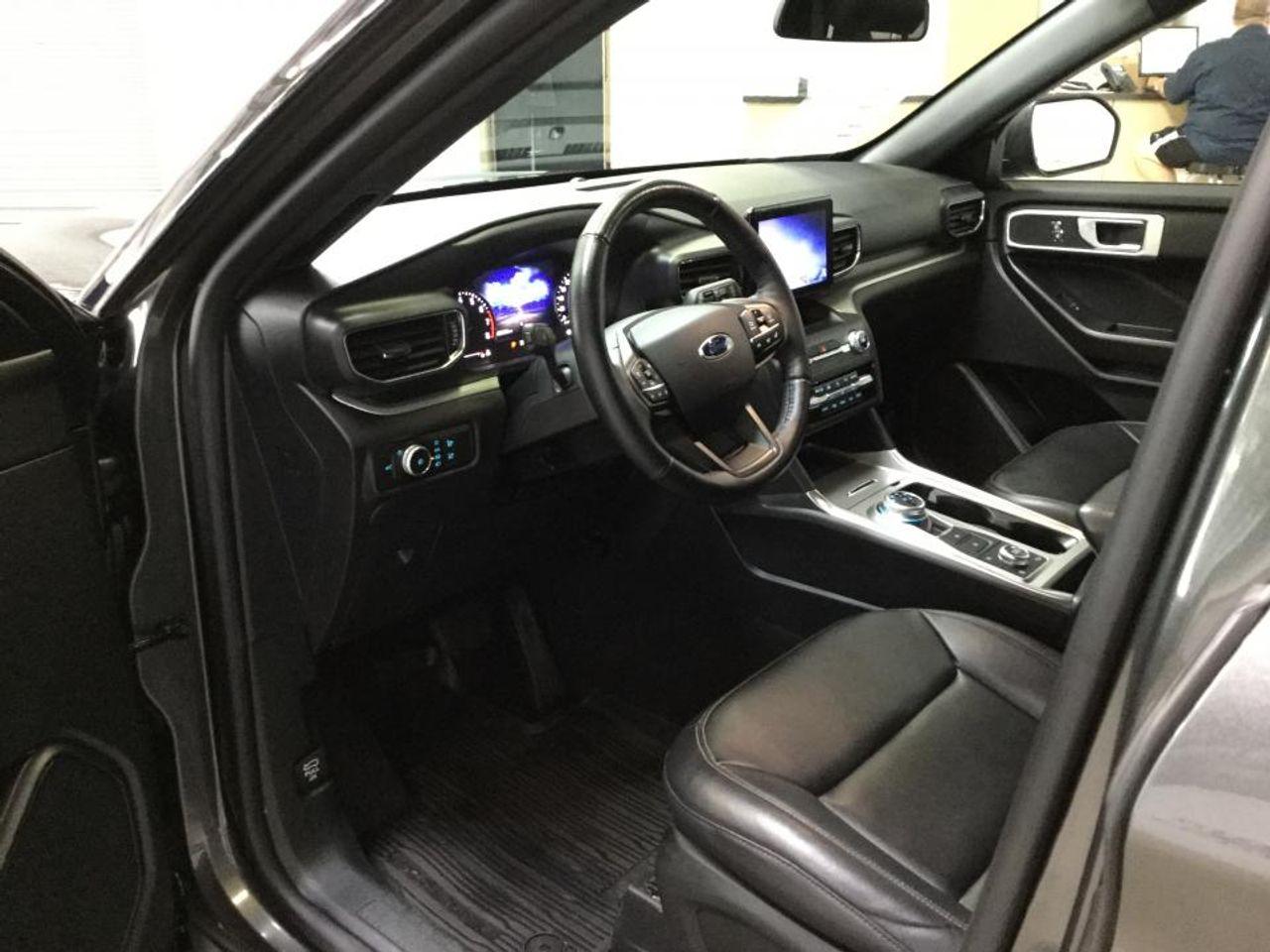 2020 Ford Explorer -3