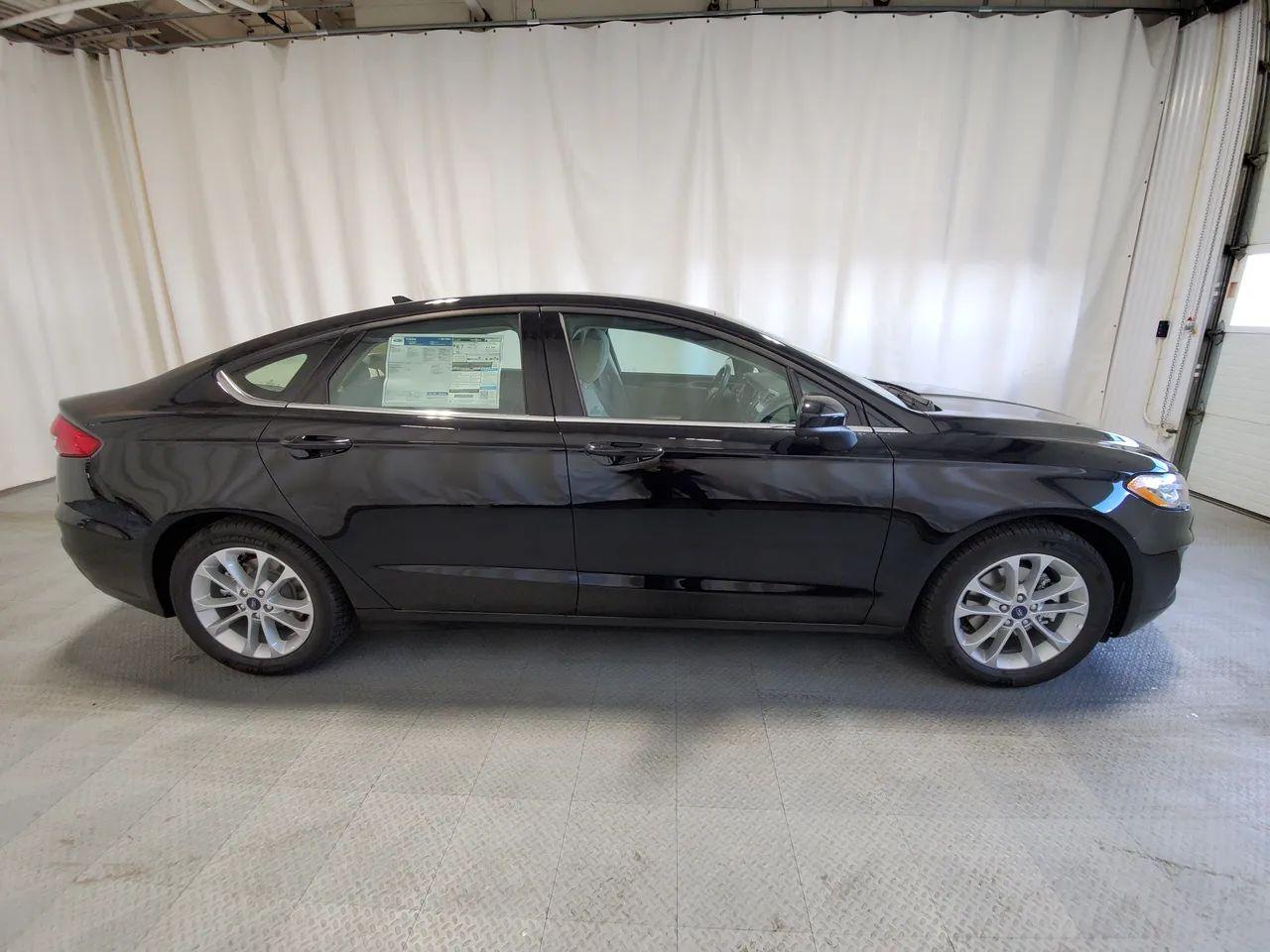 2020 Ford Fusion SE-2
