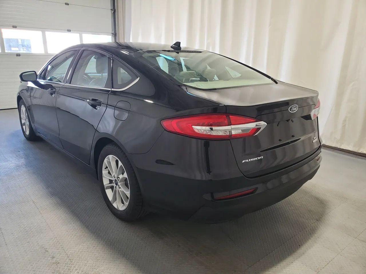2020 Ford Fusion SE-3
