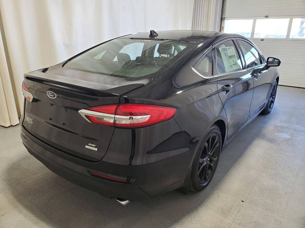 2020 Ford Fusion SE-3