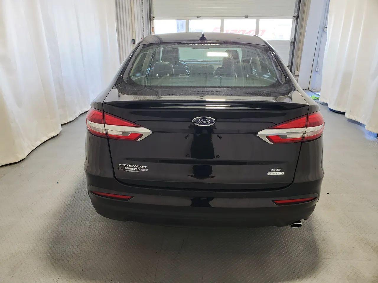 2020 Ford Fusion SE-4