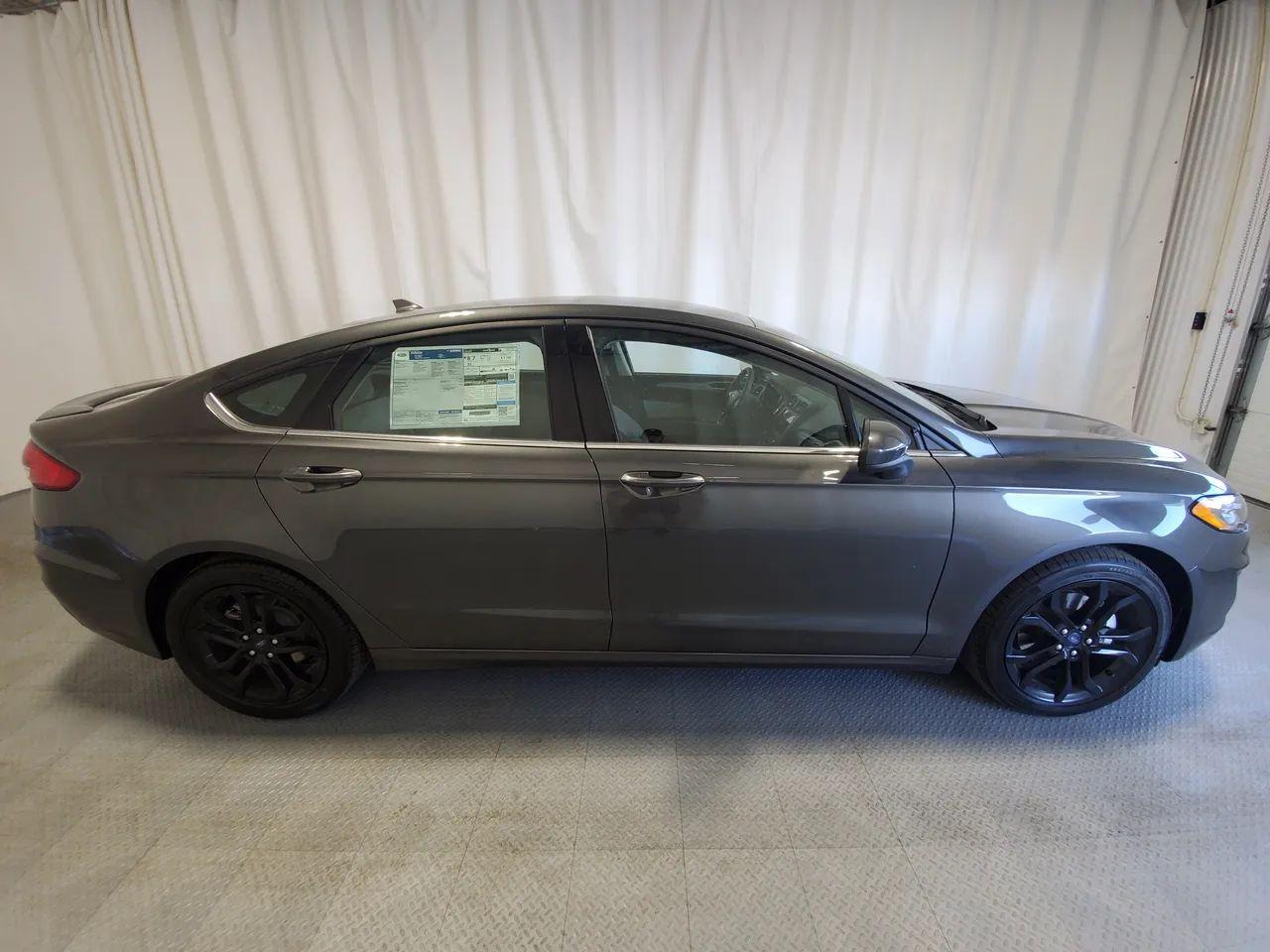 2020 Ford Fusion SE-2