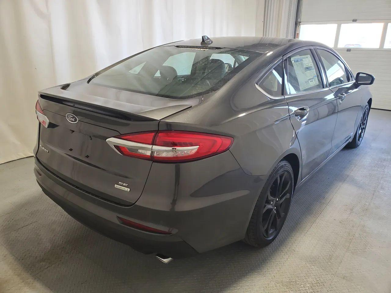 2020 Ford Fusion SE-3