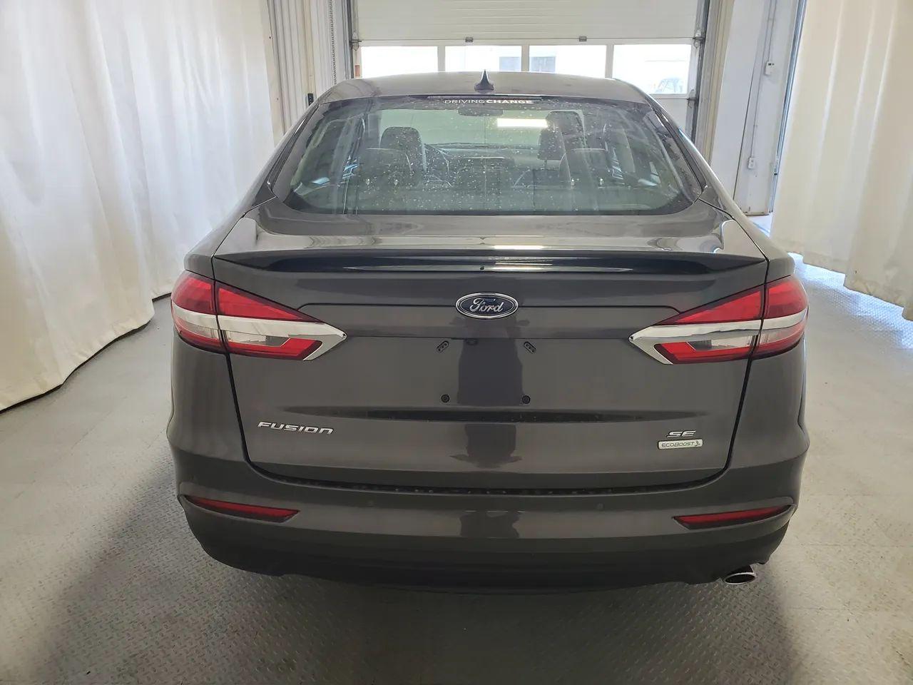 2020 Ford Fusion SE-4