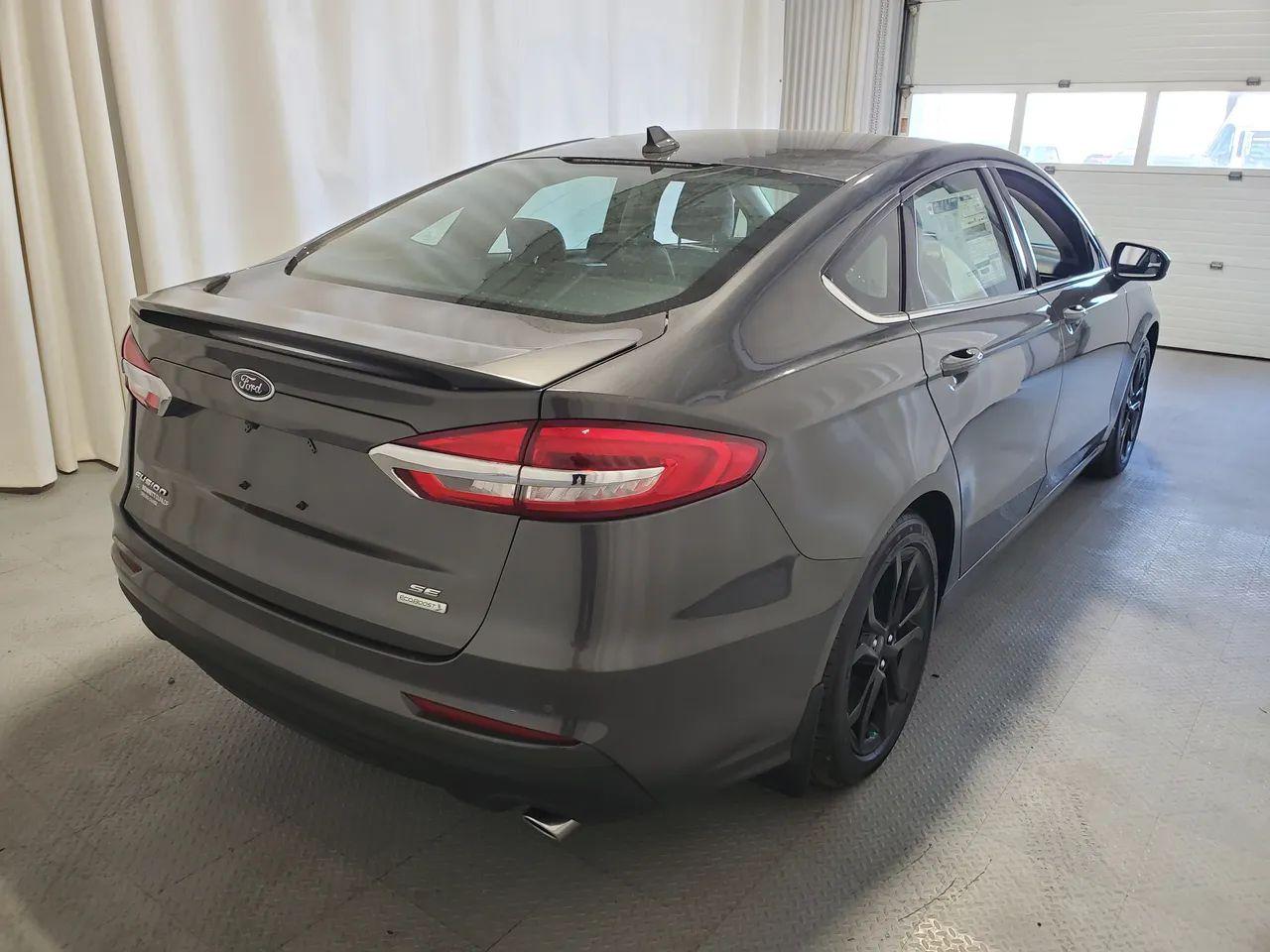 2020 Ford Fusion SE-4
