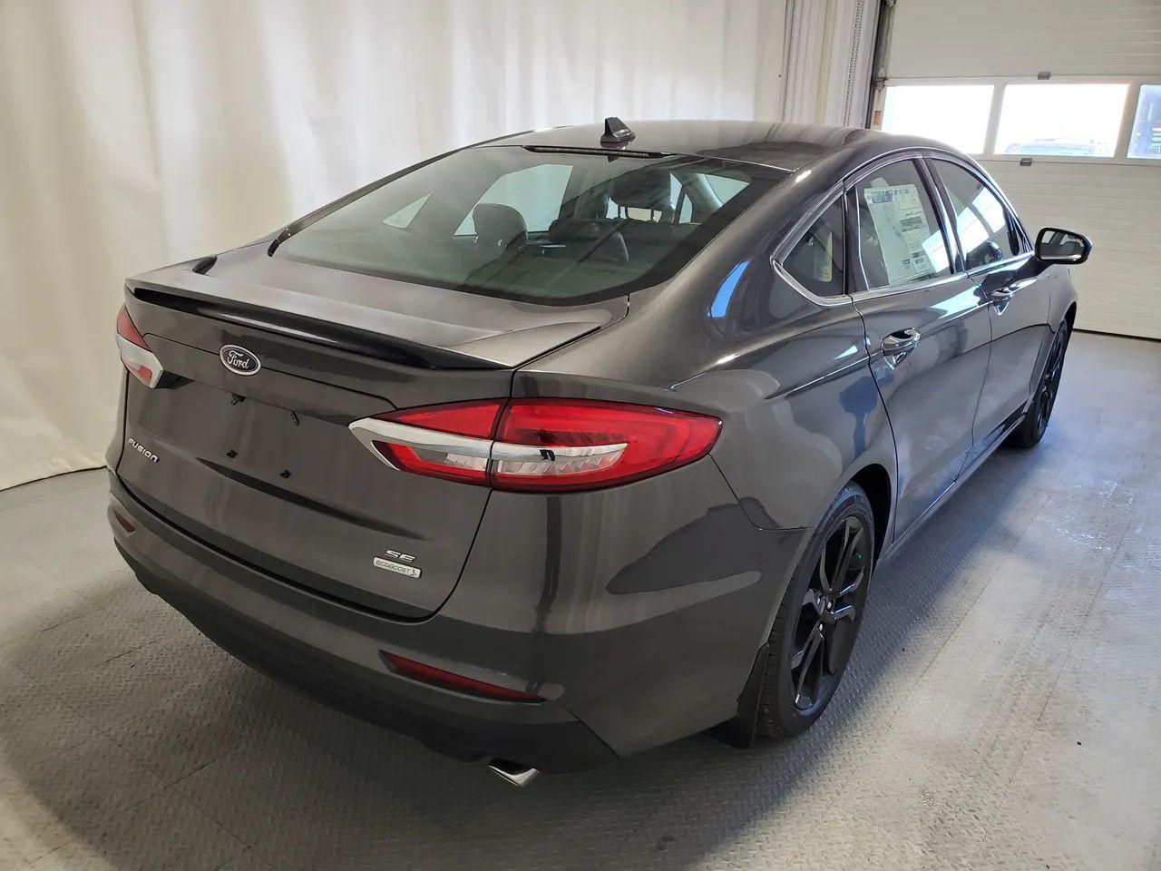 2020 Ford Fusion SE-3