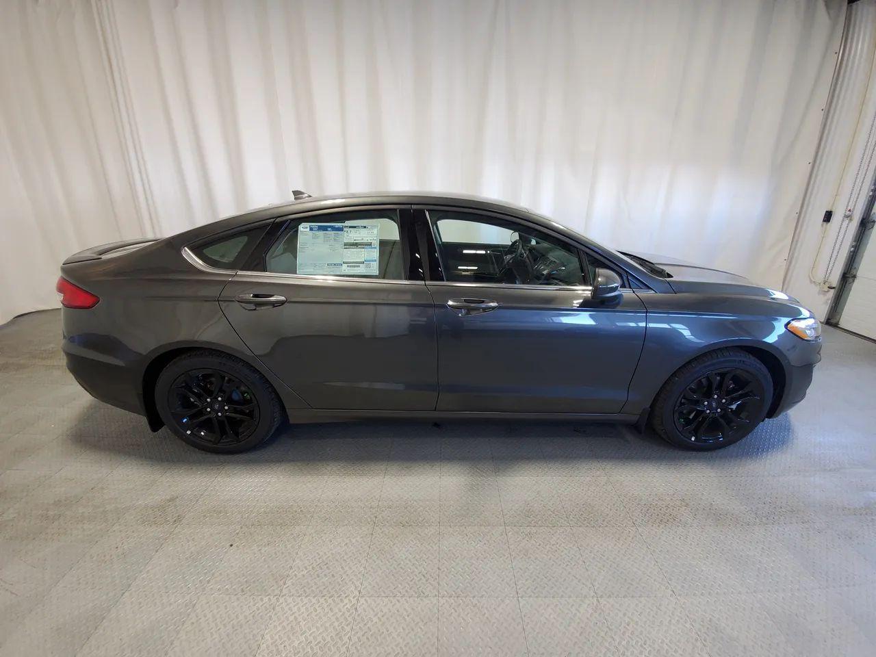 2020 Ford Fusion SE-4