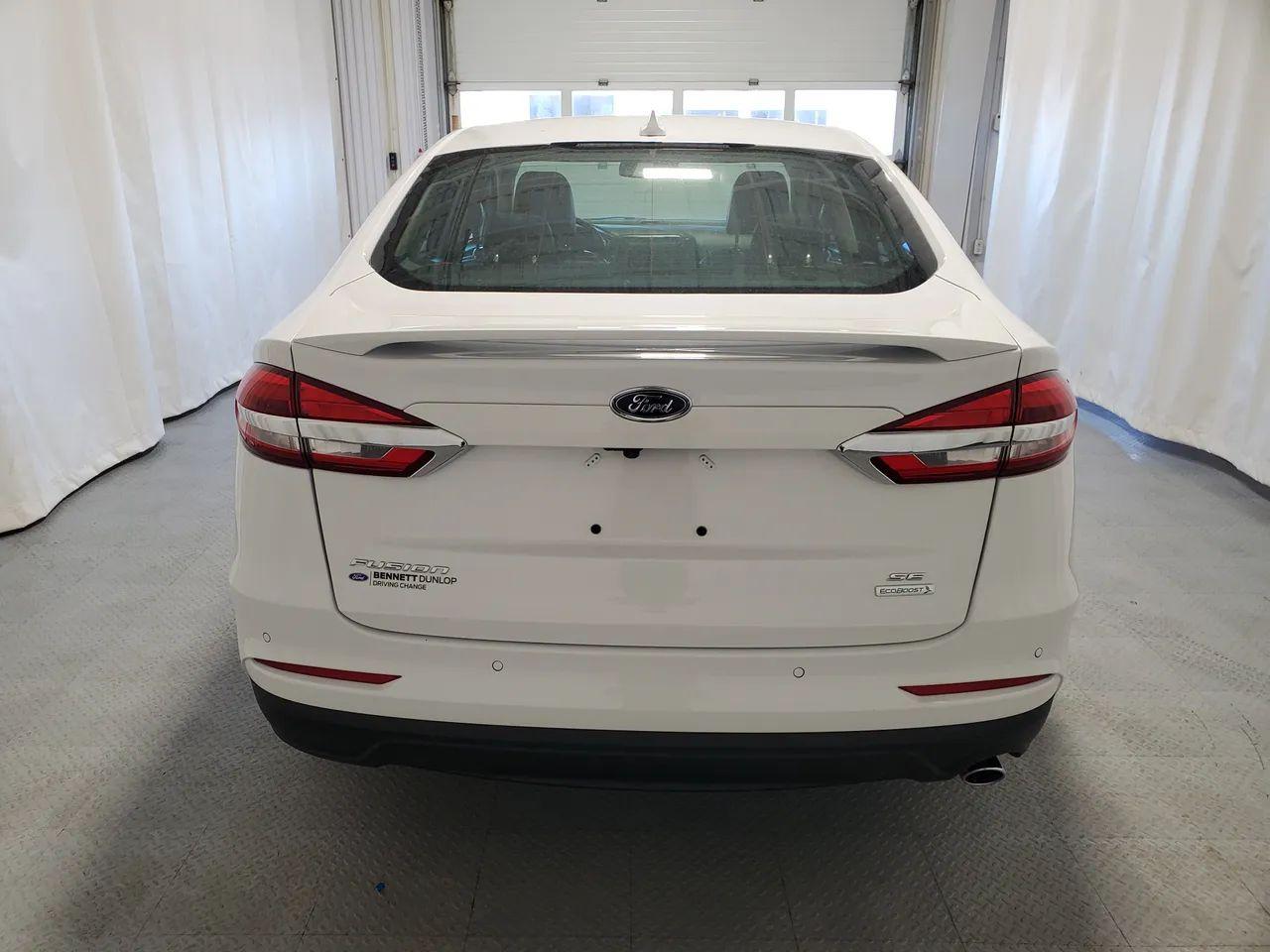 2020 Ford Fusion SE-4
